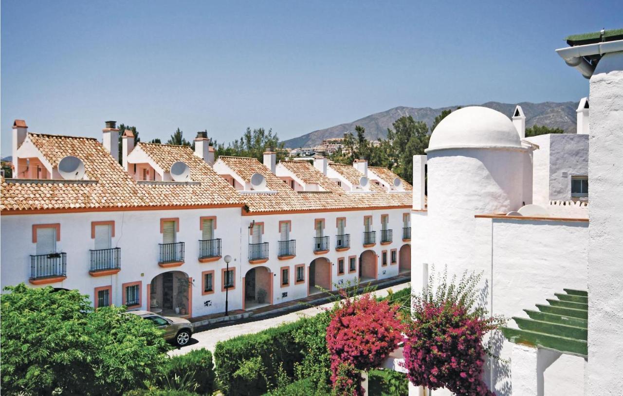 Nice Apartment In Mijas Costa With Kitchen Fuengirola Kültér fotó